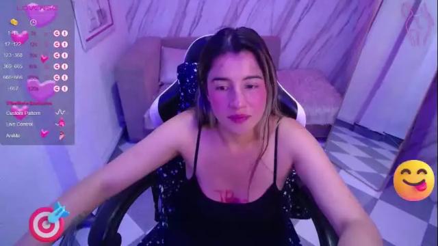 Image 3 of valerie_b Stream on Chaturbate on 2 months ago