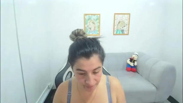 Image 4 of valerie_b Stream on Chaturbate on 5 days ago