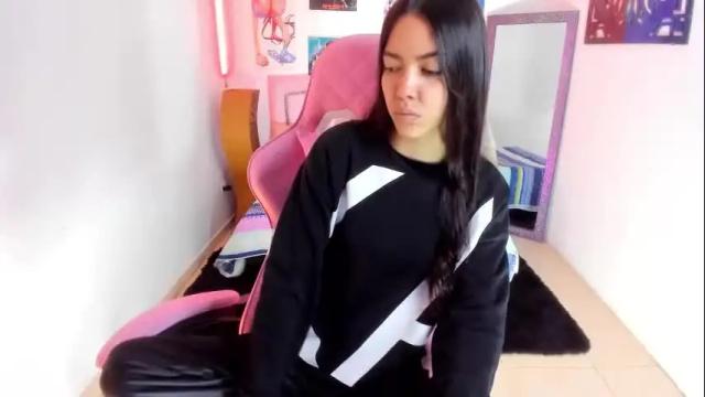 Image 2 of valerie_fox18 Stream on Chaturbate on 1 month ago