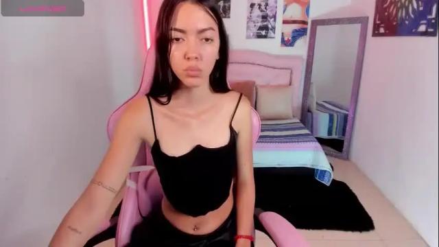 Image 4 of valerie_fox18 Stream on Chaturbate on 22 days ago