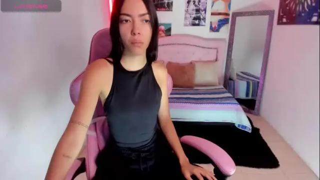 Image 6 of valerie_fox18 Stream on Chaturbate on 18 days ago