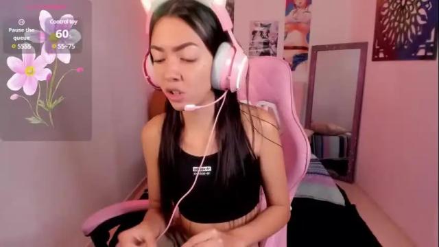 Image 4 of valerie_fox18 Stream on Chaturbate on 9 days ago