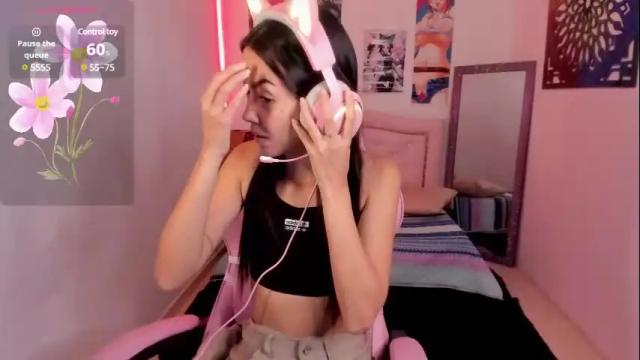 Image 6 of valerie_fox18 Stream on Chaturbate on 9 days ago