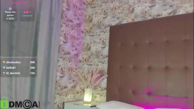 Image 7 of valerie_woods Stream on Chaturbate on 2 months ago