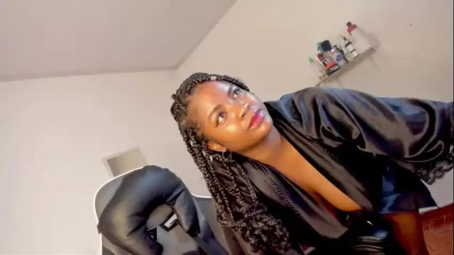 Image 12 of valeriebl Stream on Chaturbate on 1 month ago