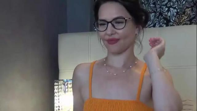 Image 12 of valeriecoy Stream on Chaturbate on 1 month ago