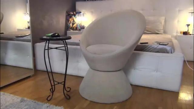 Image 2 of valeriecoy Stream on Chaturbate on 1 day ago