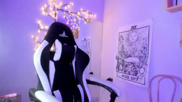 Image 4 of valeriee0 Stream on Chaturbate on 14 months ago