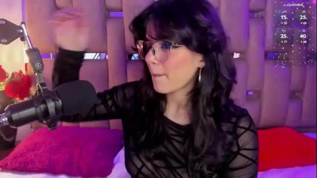 Image 3 of valeriekay_ Stream on Chaturbate on 1 month ago