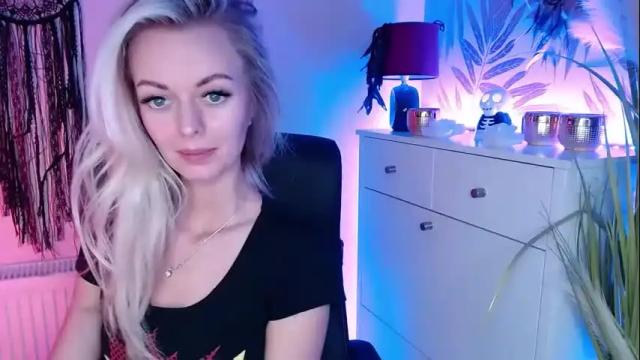 Image 7 of valerieluvsugar Stream on Chaturbate on 16 months ago