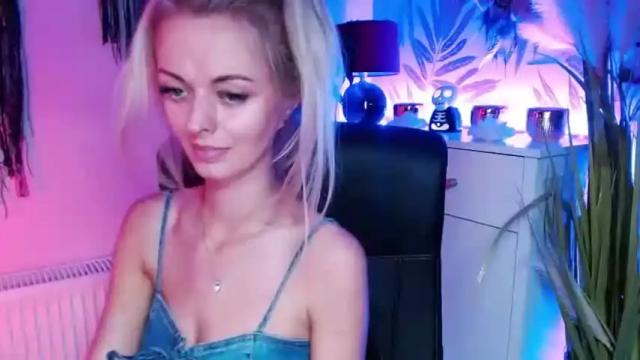 Image 4 of valerieluvsugar Stream on Chaturbate on 16 months ago
