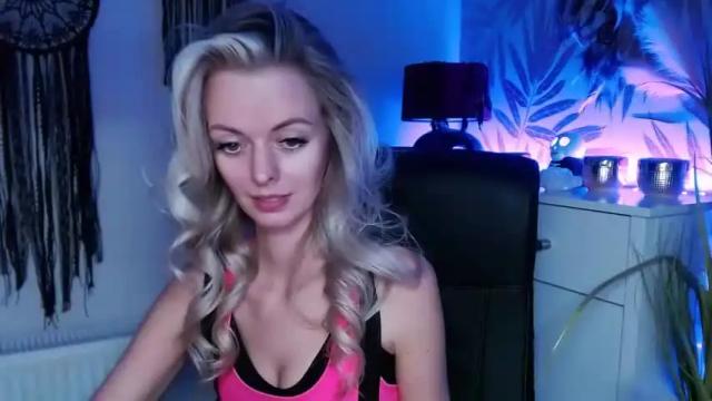 Image 7 of valerieluvsugar Stream on Chaturbate on 15 months ago