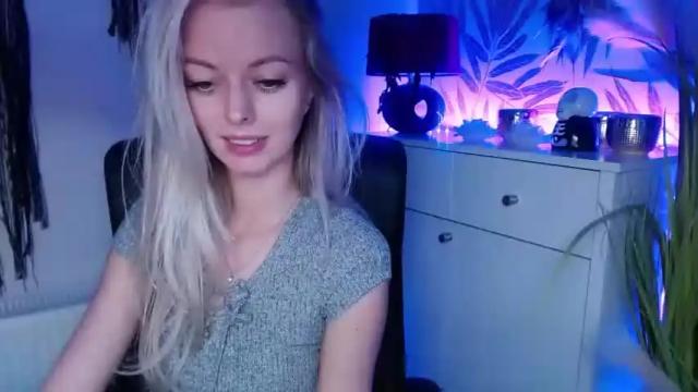 Image 4 of valerieluvsugar Stream on Chaturbate on 17 months ago