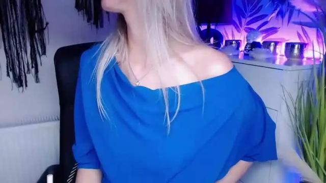 Image 3 of valerieluvsugar Stream on Chaturbate on 16 months ago