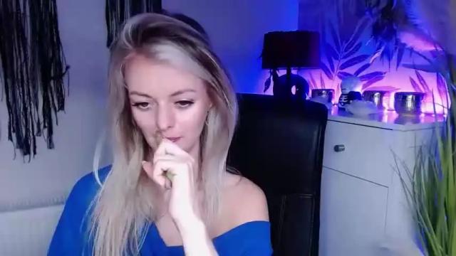 Image 4 of valerieluvsugar Stream on Chaturbate on 16 months ago