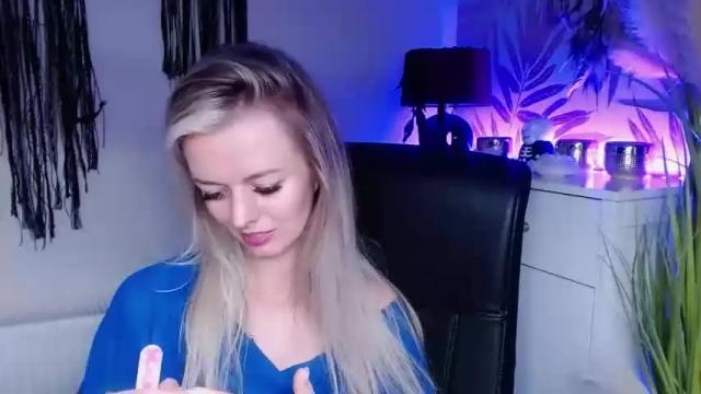 Image 7 of valerieluvsugar Stream on Chaturbate on 16 months ago