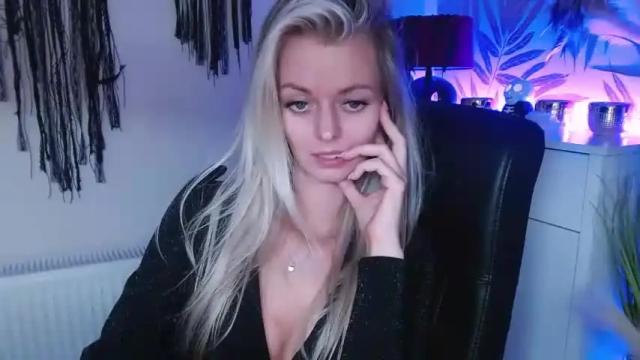 Image 8 of valerieluvsugar Stream on Chaturbate on 14 months ago