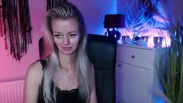 Image 11 of valerieluvsugar Stream on Chaturbate on 14 months ago
