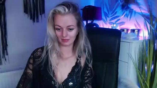 Image 11 of valerieluvsugar Stream on Chaturbate on 16 months ago