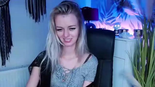 Image 4 of valerieluvsugar Stream on Chaturbate on 13 months ago