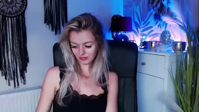 Image 6 of valerieluvsugar Stream on Chaturbate on 12 months ago
