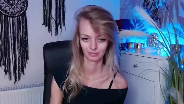 Image 3 of valerieluvsugar Stream on Chaturbate on 1 month ago