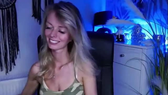 Image 3 of valerieluvsugar Stream on Chaturbate on 1 month ago