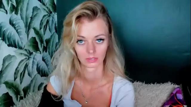 Image 4 of valerieluvsugar Stream on Chaturbate on 1 month ago