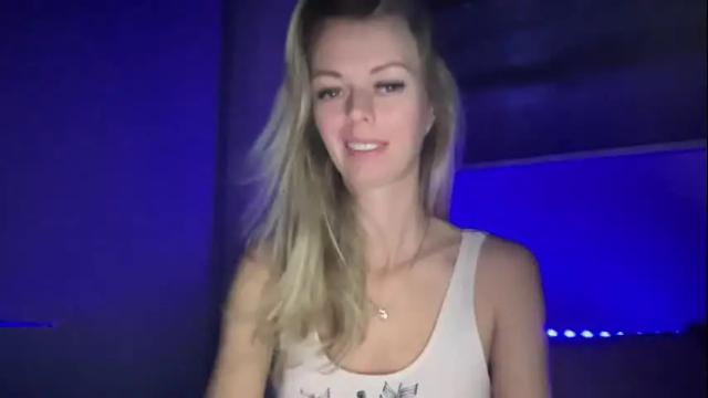Image 4 of valerieluvsugar Stream on Chaturbate on 1 month ago