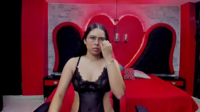 Image 11 of valerienaughty Stream on Chaturbate on 17 months ago