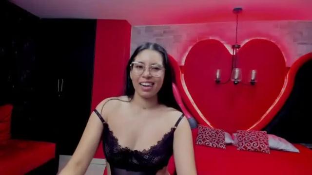 Image 4 of valerienaughty Stream on Chaturbate on 17 months ago