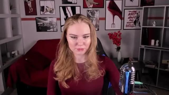 Image 3 of valerieviolette Stream on Chaturbate on 15 months ago
