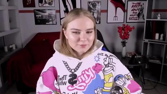 Image 6 of valerieviolette Stream on Chaturbate on 13 months ago