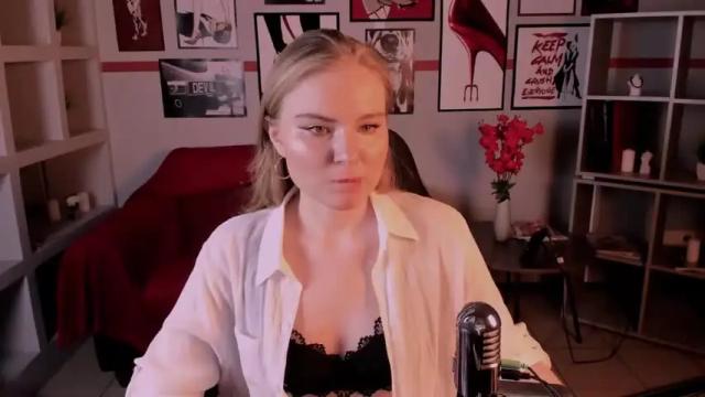 Image 10 of valerieviolette Stream on Chaturbate on 13 months ago