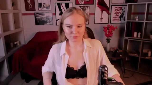 Image 11 of valerieviolette Stream on Chaturbate on 13 months ago