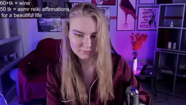 Image 8 of valerieviolette Stream on Chaturbate on 13 months ago