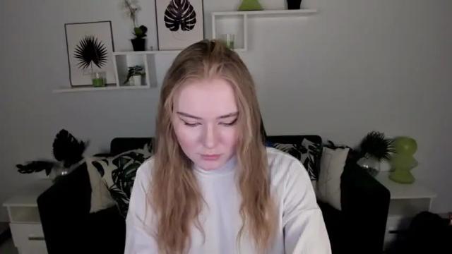 Image 2 of valerieviolette Stream on Chaturbate on 12 months ago