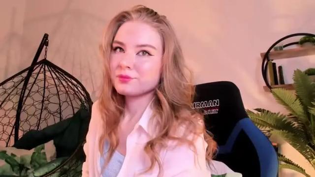 Image 12 of valerieviolette Stream on Chaturbate on 12 months ago