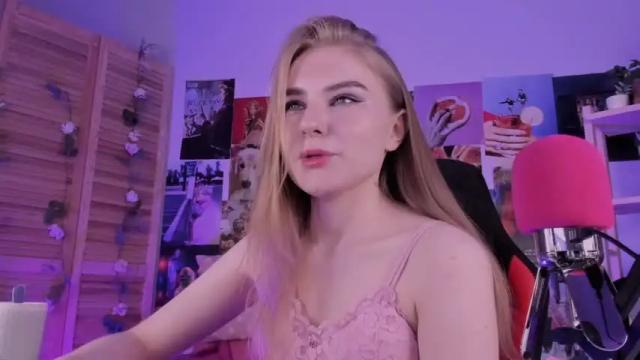 Image 6 of valerieviolette Stream on Chaturbate on 12 months ago