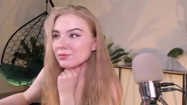 Image 4 of valerieviolette Stream on Chaturbate on 12 months ago