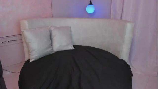 Image 11 of valeriia_moon Stream on Chaturbate on 1 month ago