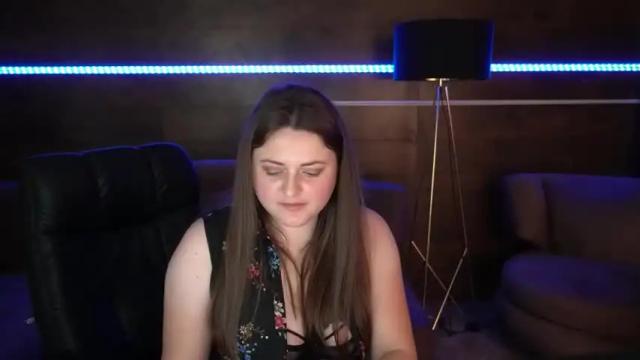 Image 11 of valeriicherry Stream on Chaturbate on 19 months ago
