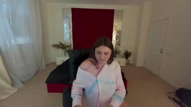 Image 12 of valeriicherry Stream on Chaturbate on 19 months ago