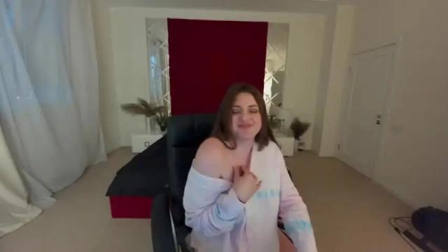 Image 8 of valeriicherry Stream on Chaturbate on 19 months ago