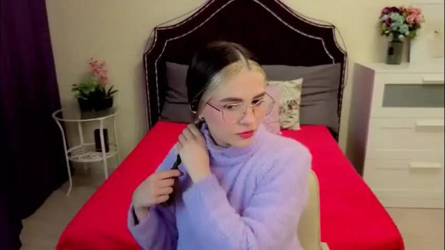 Image 2 of valeriya_land Stream on Chaturbate on 2 months ago