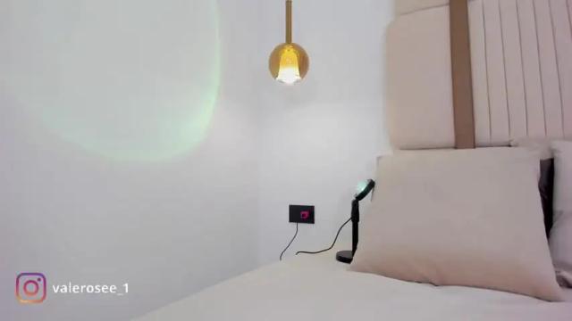 Image 2 of valerose_ Stream on Chaturbate on 15 months ago