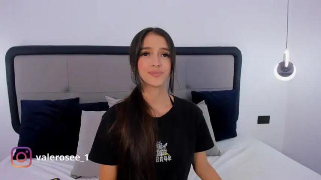 Image 7 of valerose_ Stream on Chaturbate on 13 months ago