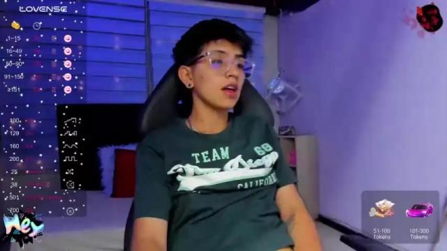 Image 2 of valery_1_ Stream on Chaturbate on 15 months ago