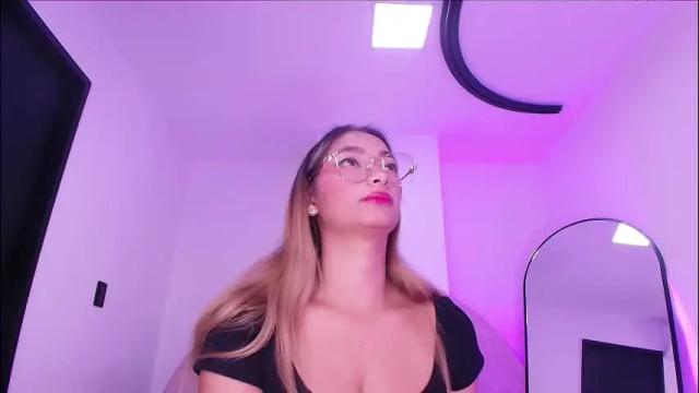 Image 3 of valery_97 Stream on Chaturbate on 24 days ago