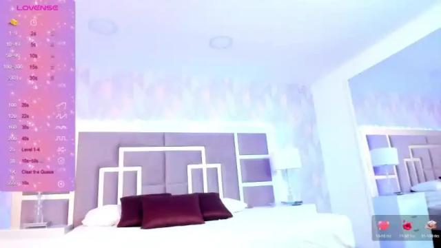 Image 11 of valery__smitth Stream on Chaturbate on 13 months ago